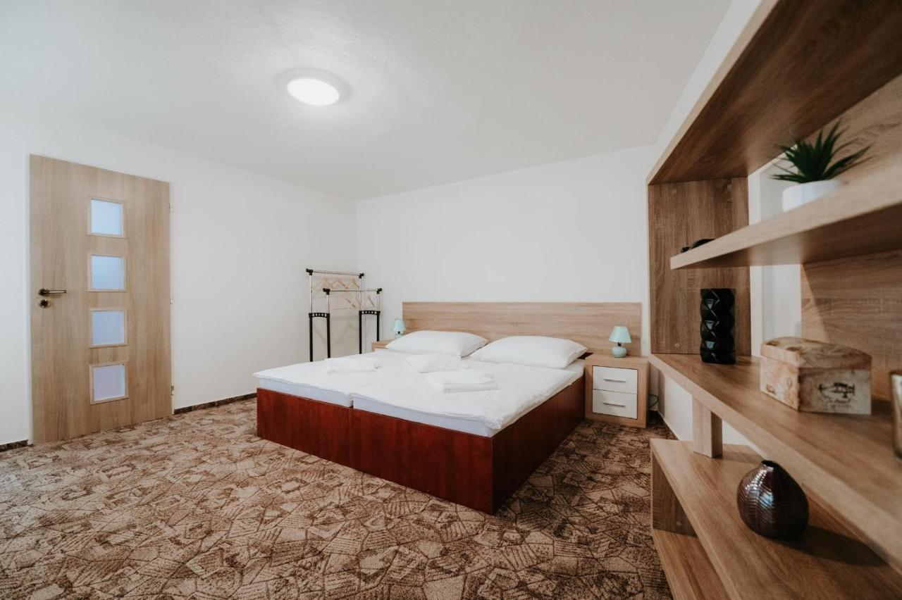 Ard Apartments - Левице Экстерьер фото
